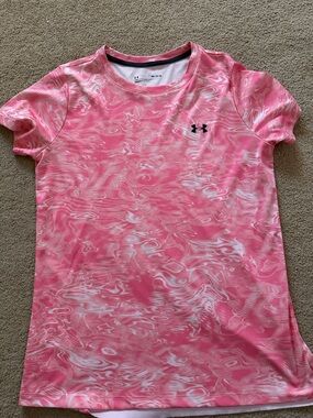 Under Armour Pink Marble-Print Short Sleeve Performance Tee
